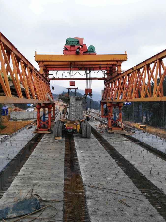 起重機(jī)安全監(jiān)控系統(tǒng)安裝現(xiàn)場(chǎng)圖三